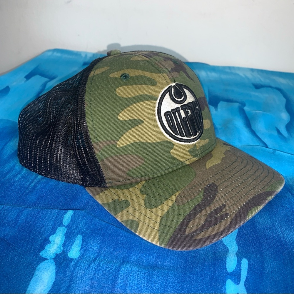 Edmonton Oilers NHL Hockey Snapback Trucker Hat OSFA